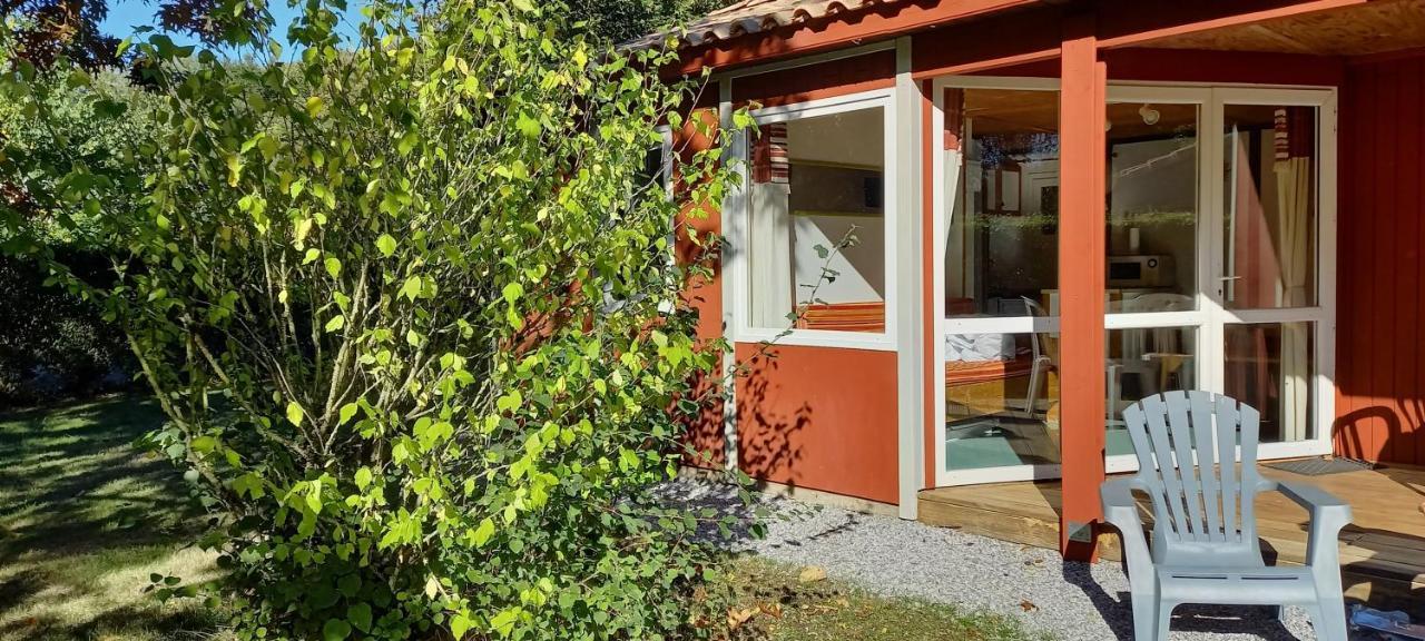 Chalet Simple Au Camping L'Etruyere Au Lac La Tardiere 外观 照片