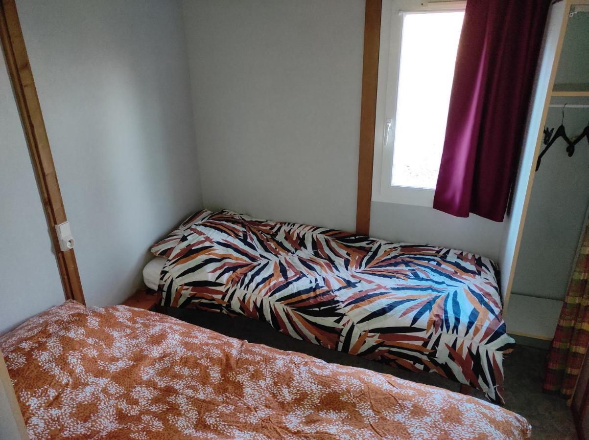 Chalet Simple Au Camping L'Etruyere Au Lac La Tardiere 外观 照片