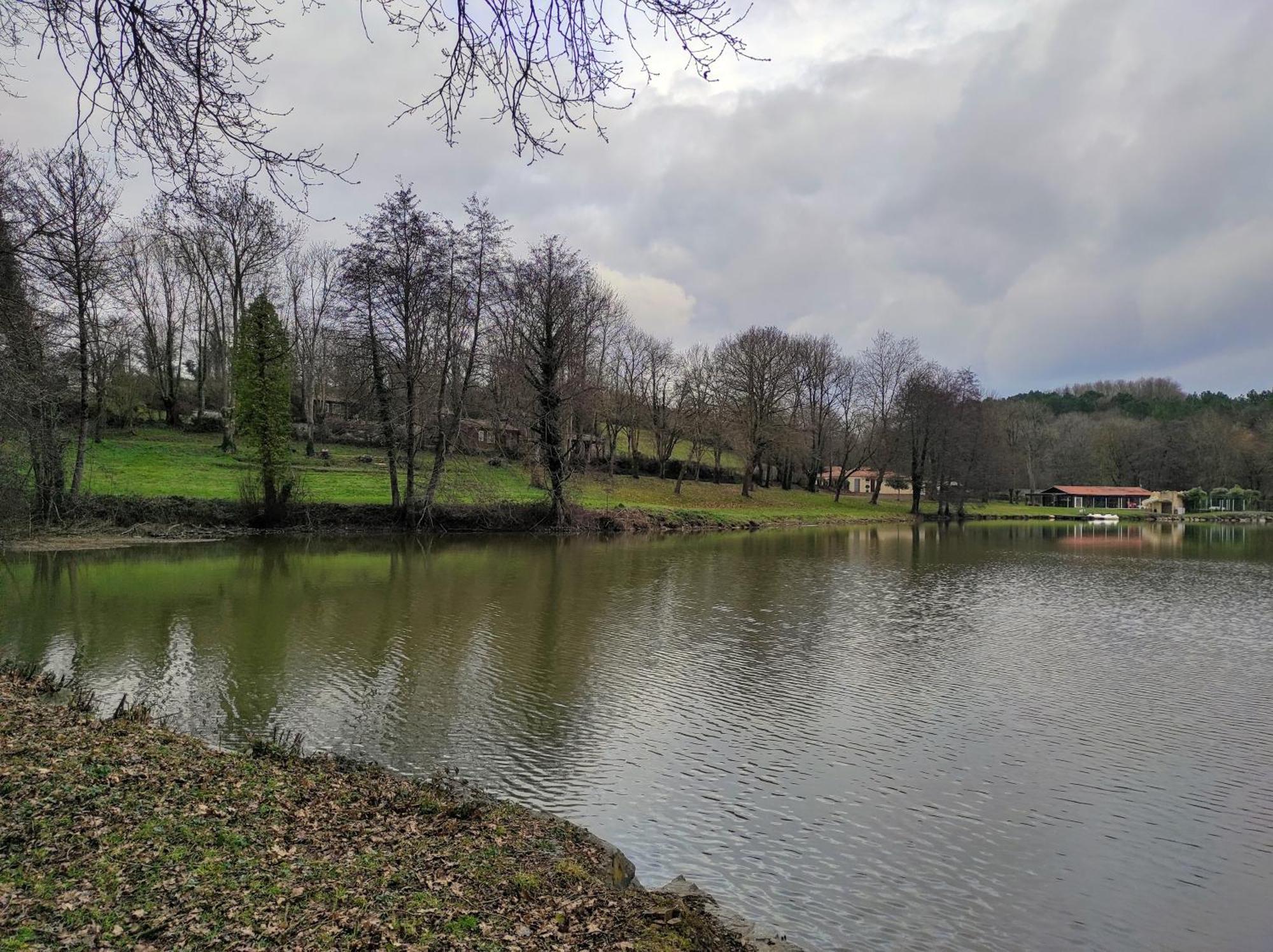 Chalet Simple Au Camping L'Etruyere Au Lac La Tardiere 外观 照片